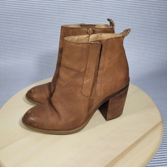 Lucky Brand Sassa Tan Leather Ankle Boots Booties Zipper Women's Size 7 - Picture 3 of 13
